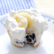 Lemon-blueberry Cupcakes with Egg-free Lemon Curd